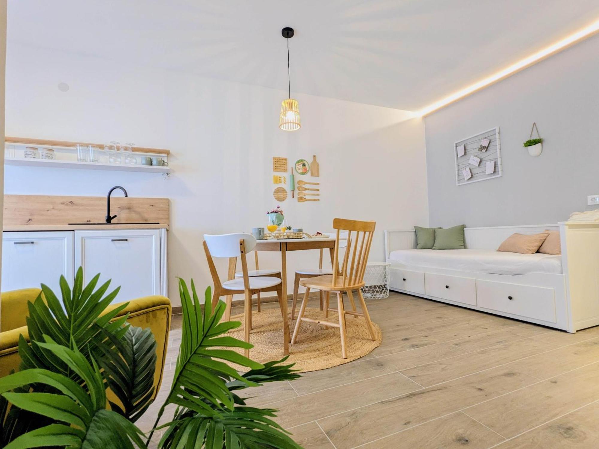 Apartments Gin & Tonic Σπλιτ Εξωτερικό φωτογραφία